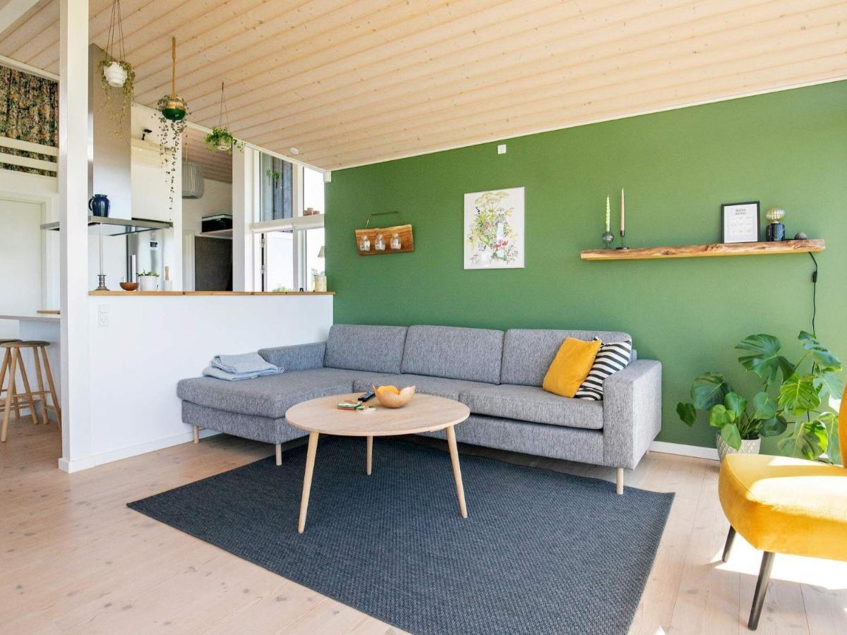 9 Person Holiday Home In אוטרופ מראה חיצוני תמונה
