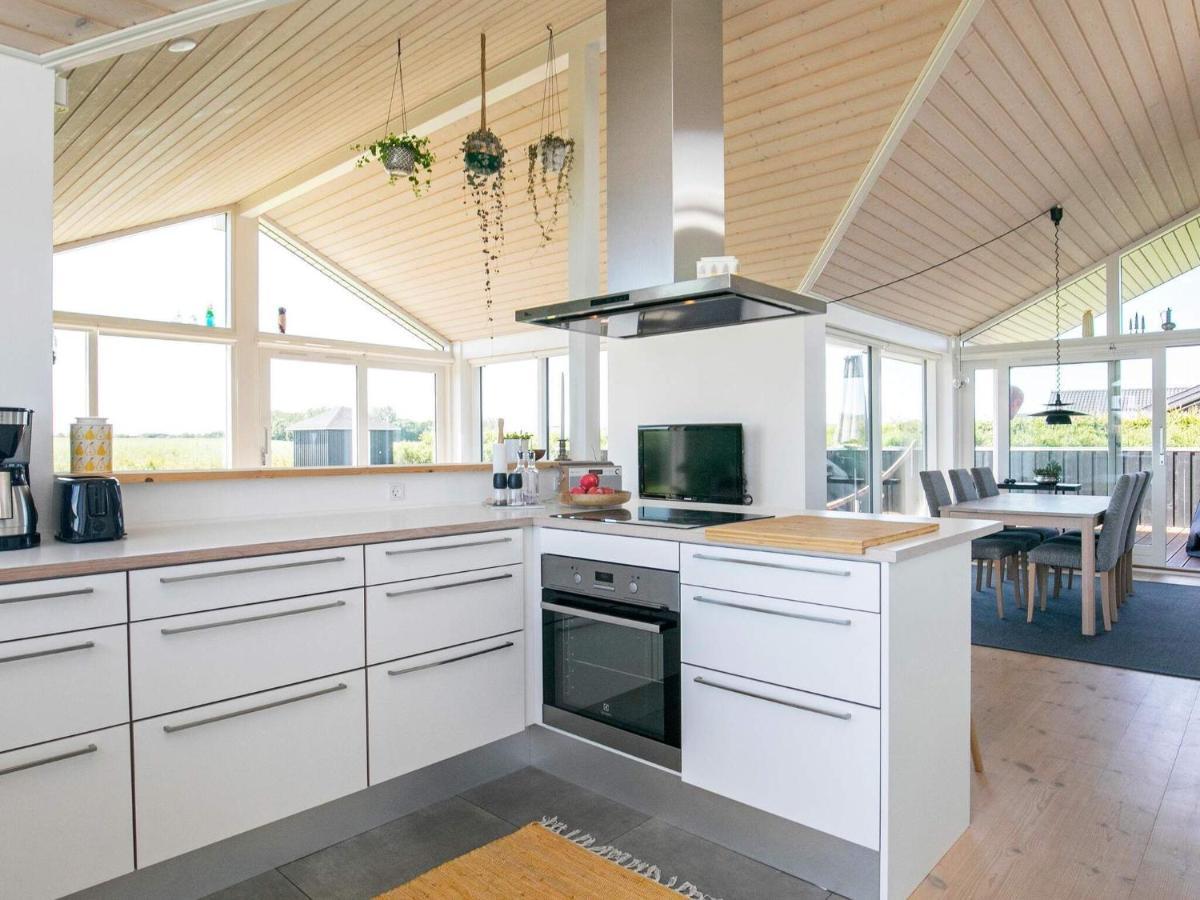 9 Person Holiday Home In אוטרופ מראה חיצוני תמונה