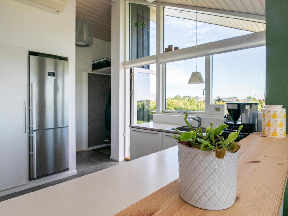 9 Person Holiday Home In אוטרופ מראה חיצוני תמונה