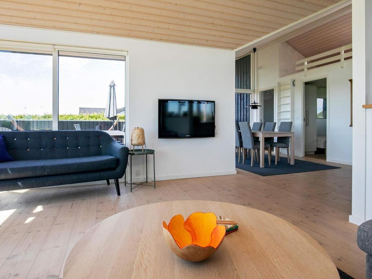 9 Person Holiday Home In אוטרופ מראה חיצוני תמונה